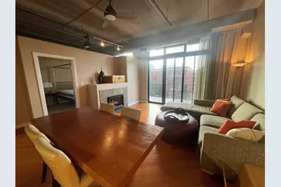 811 W 15th Place #303, Chicago, IL 60608 - Photo 2