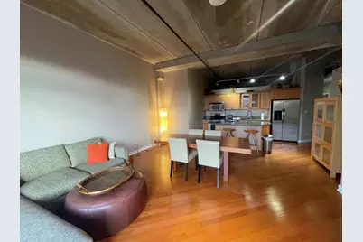 811 W 15th Place #303, Chicago, IL 60608 - Photo 4