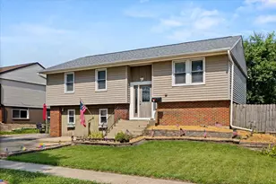 305 Hickory Ave, Romeoville, IL 60446 - Photo 2