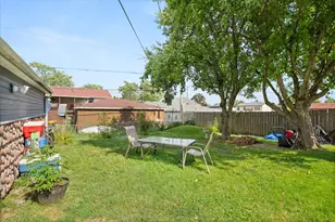 305 Hickory Ave, Romeoville, IL 60446 - Photo 32