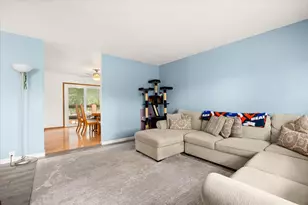 305 Hickory Ave, Romeoville, IL 60446 - Photo 8