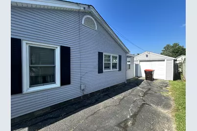 127 Holland Court, Creve Coeur, IL 61610 - Photo 2