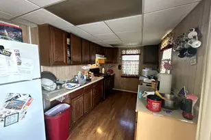 127 Holland Ct, Creve Coeur, IL 61610 - Photo 4