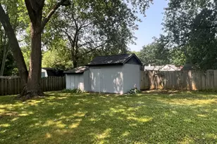 16260 W Arlington Dr, Libertyville, IL 60048 - Photo 4