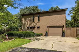 318 N Brookshore Dr, Shorewood, IL 60404 - Photo 1