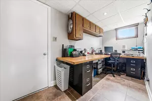 318 N Brookshore Dr, Shorewood, IL 60404 - Photo 10