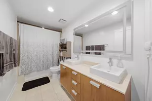 3008 W Addison St, Chicago, IL 60618 - Photo 14