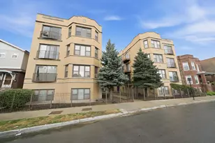 3008 W Addison St, Chicago, IL 60618 - Photo 32
