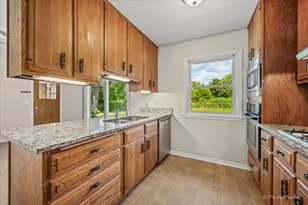 136 Scott Dr, East Dundee, IL 60118 - Photo 6