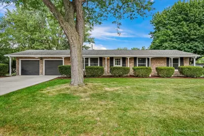 136 Scott Drive, East Dundee, IL 60118 - Photo 1