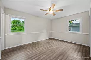 136 Scott Dr, East Dundee, IL 60118 - Photo 14