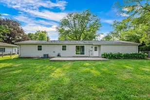 136 Scott Dr, East Dundee, IL 60118 - Photo 30