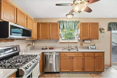 1860 Carl Drive, Round Lake Beach, IL 60073 - Photo 8