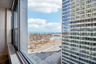3600 N Lake Shore Dr, Chicago, IL 60613 - Photo 16