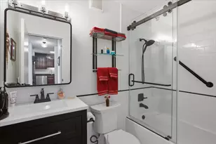 33 W Delaware Pl, Chicago, IL 60610 - Photo 14