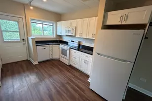 1307 College Ave, Wheaton, IL 60187 - Photo 2