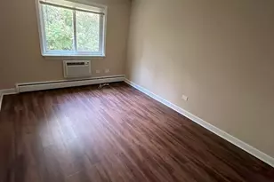 1307 College Ave, Wheaton, IL 60187 - Photo 6