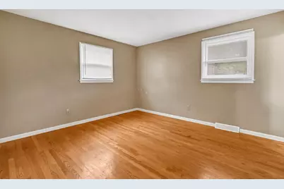 2736 Wall Avenue, Waukegan, IL 60087 - Photo 10