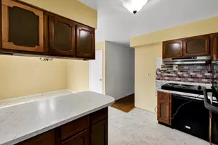 2736 Wall Ave, Waukegan, IL 60087 - Photo 4