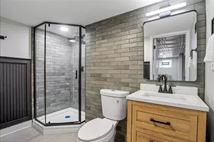 9824 S Escanaba Ave, Chicago, IL 60617 - Photo 28