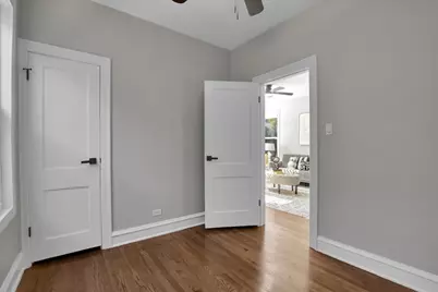 9824 S Escanaba Avenue, Chicago, IL 60617 - Photo 10
