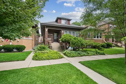 5725 N Sacramento Avenue, Chicago, IL 60659 - Photo 1