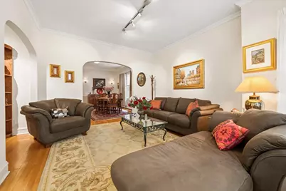 5725 N Sacramento Avenue, Chicago, IL 60659 - Photo 2