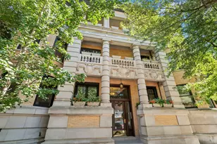 453 W Fullerton Pkwy, Chicago, IL 60614 - Photo 1