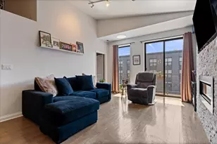 2513 N Milwaukee Ave, Chicago, IL 60647 - Photo 8