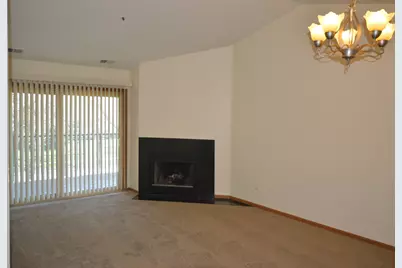 641 Hapsfield Lane #304, Buffalo Grove, IL 60089 - Photo 2