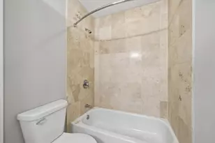 2527 W Harrison St, Chicago, IL 60612 - Photo 12
