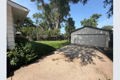 235 Nordica Avenue, Glenview, IL 60025 - Photo 2