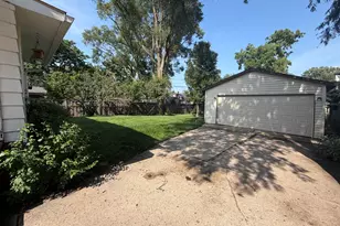 235 Nordica Ave, Glenview, IL 60025 - Photo 2