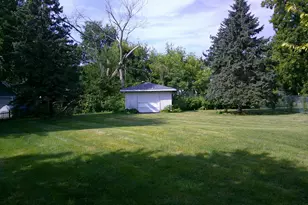 1433 Oakwood Dr, Dekalb, IL 60115 - Photo 6