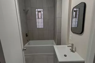 654 E 92nd Pl, Chicago, IL 60619 - Photo 6