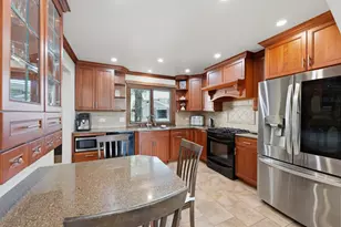 252 W Golfview Terrace, Palatine, IL 60067 - Photo 8