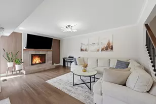 252 W Golfview Terrace, Palatine, IL 60067 - Photo 4
