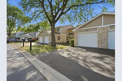 252 W Golfview Terrace, Palatine, IL 60067 - Photo 1