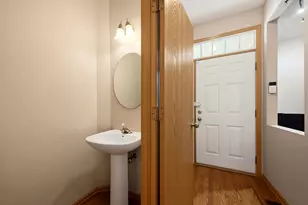 7411 Grandview Ct, Carpentersville, IL 60110 - Photo 6