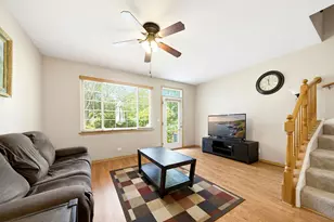 7411 Grandview Ct, Carpentersville, IL 60110 - Photo 10