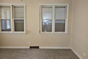 10638 S Eberhart Ave, Chicago, IL 60628 - Photo 8