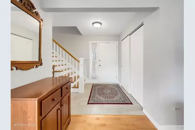 517 Renn Court, Wheaton, IL 60187 - Photo 2