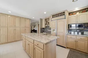 8416 Evergreen Ln, Darien, IL 60561 - Photo 14