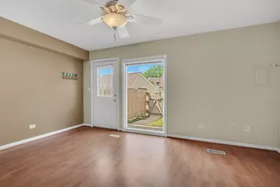539 Quail Creek Drive, Grayslake, IL 60030 - Photo 10