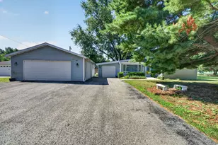 5775 Peart Rd, Morris, IL 60450 - Photo 1