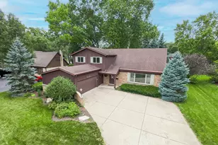 117 York Ct, Naperville, IL 60540 - Photo 2