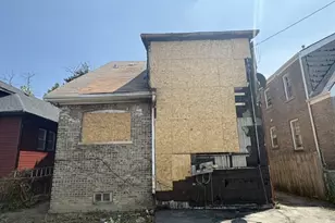 10404 S Emerald Ave, Chicago, IL 60628 - Photo 8