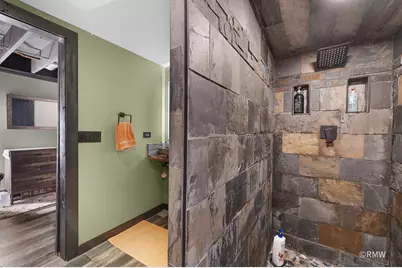 1354 W Byron Avenue #B, Addison, IL 60101 - Photo 18