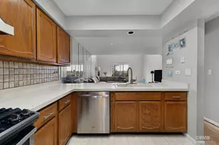 1354 W Byron Ave, Addison, IL 60101 - Photo 4