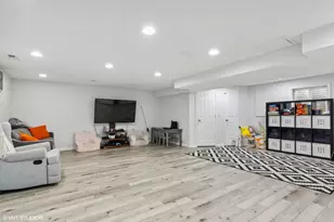 1344 Logsdon Ln, Buffalo Grove, IL 60089 - Photo 20